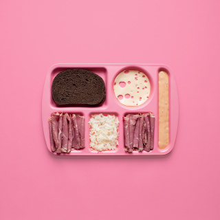 Illustration for article titled Photos show popular food deconstructed neatly